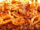 Рецепта Пиле с кус кус, калмари и доматен сос на котлон